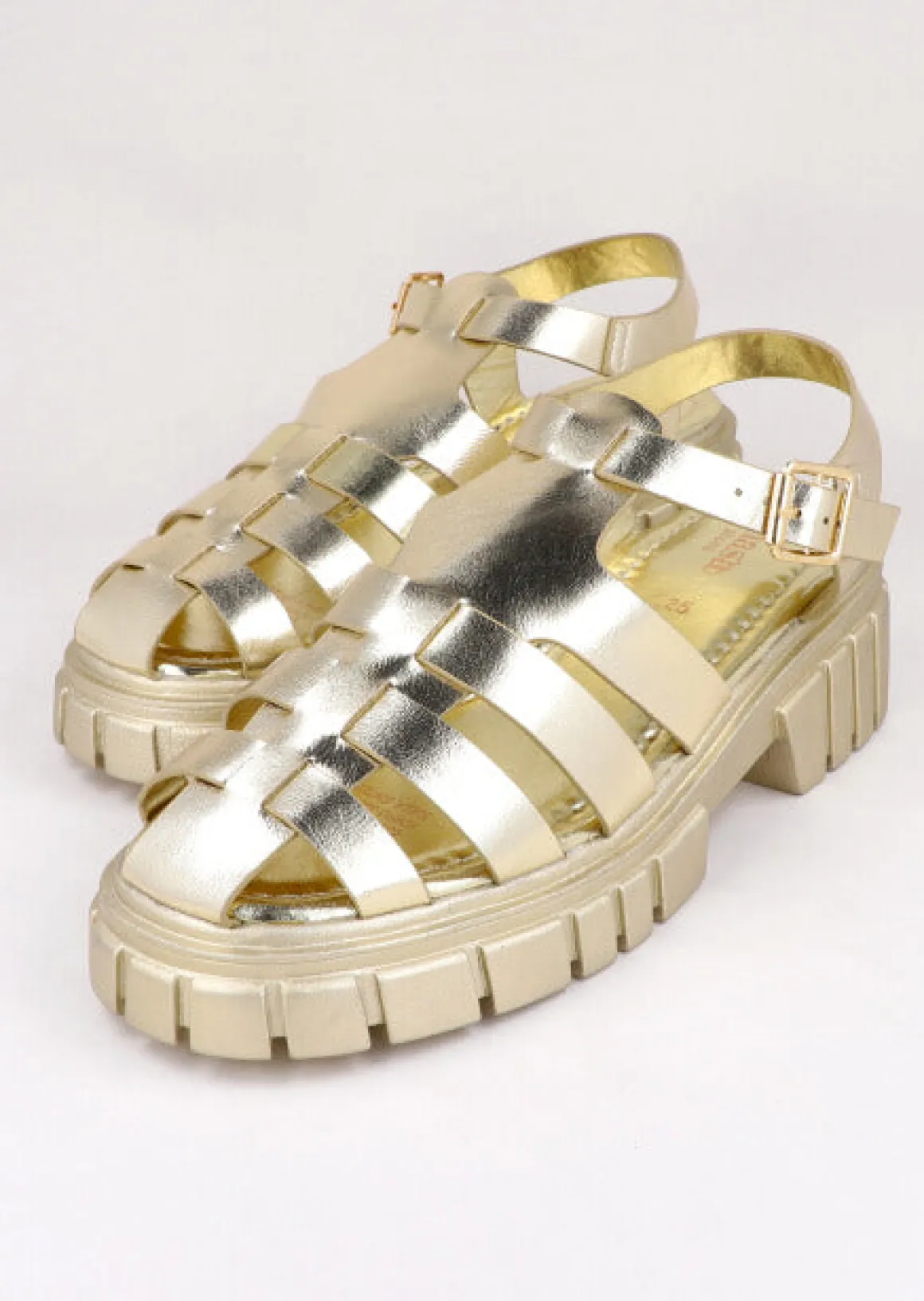 Sandalias cangreja metálica