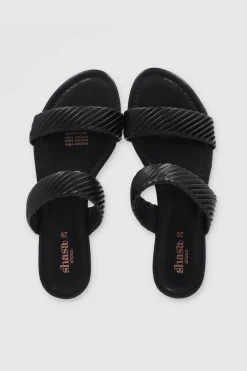 Sandalias dos tiras plizadas