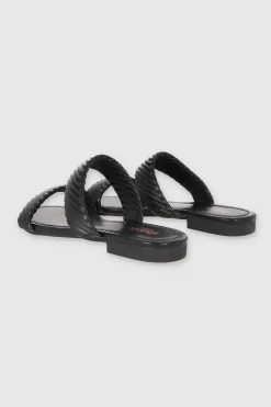 Sandalias dos tiras plizadas