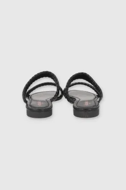 Sandalias dos tiras plizadas