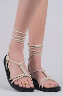 Sandalias planas lace up nudos
