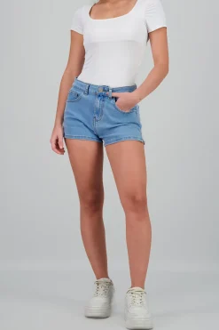 Short abertura en costados