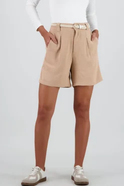 Short liso detalle presillas cinturon