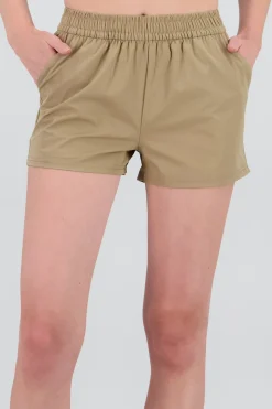 Shorts cortos con bolsas lisos