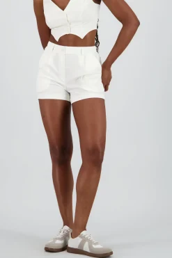 Shorts lisos con textura