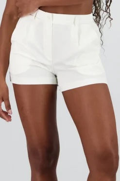 Shorts lisos con textura