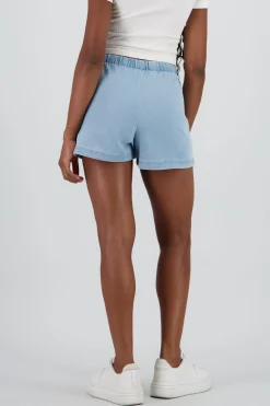 Shorts mini de denim con bolsas liso