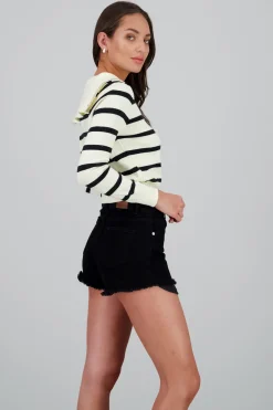 Sueter con rayas y medio cierre