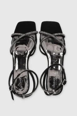 Tacón bajo tiras cruzadas