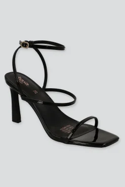 Tacón puntal tiras delgadas charol