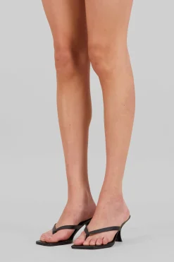 Tacón tira pata de gallo charol