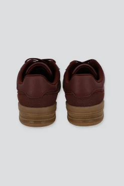 Tenis casual contraste materiales lineas