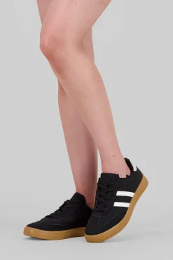 Tenis casual rayas punta suede