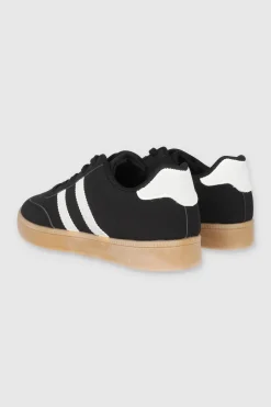 Tenis casual rayas punta suede