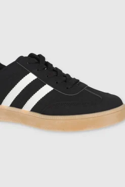 Tenis casual rayas punta suede