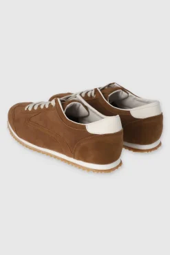 Tenis casual redondeado suede