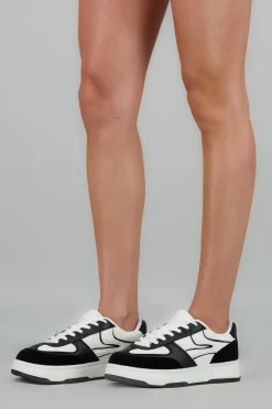 Tenis skater agujetas anchas