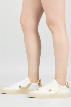 Tenis suela ancha detalle talon