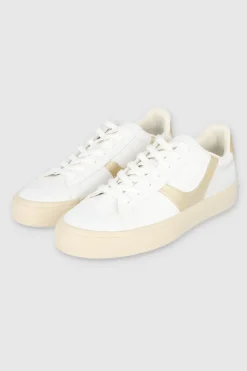 Tenis suela ancha detalle talon