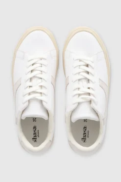 Tenis suela ancha detalle talon