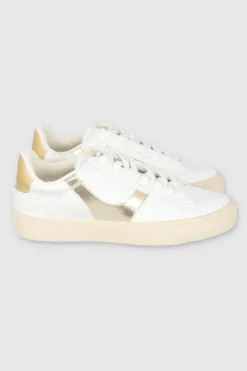 Tenis suela ancha detalle talon