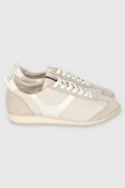 Tenis suela dentada contraste material