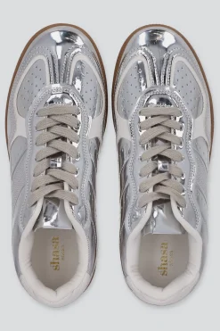 Tenis texturas cortes contrastes materiales