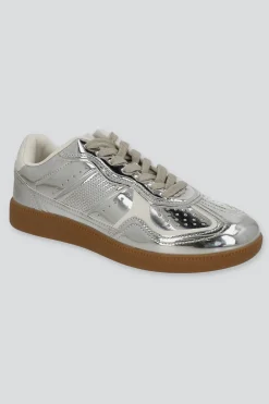 Tenis texturas cortes contrastes materiales