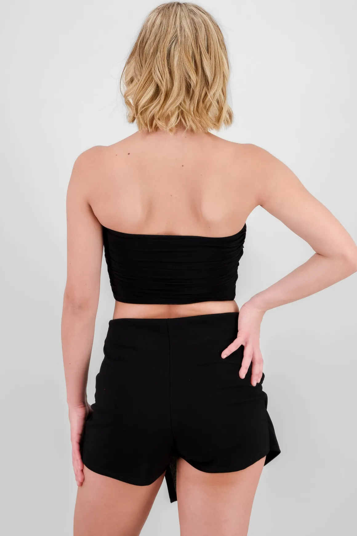 Top de mesh con escote y varilla