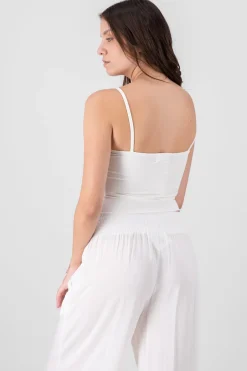 Top detalle contraste con moño