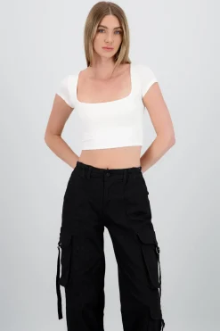 Top escote cuadrado con manga corta