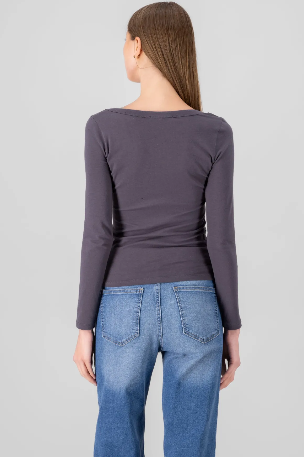 Top liso escote amplio