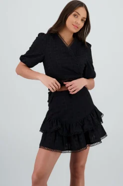 Top manga corta detalle textura