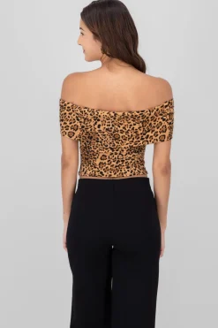 Top off shoulder de animal print
