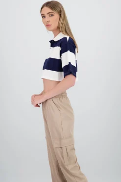 T-shirt crop cuello polo detalle rayas