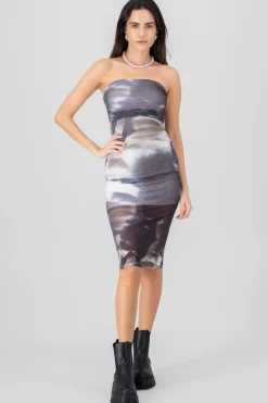 Vestido bodycon liso co textura