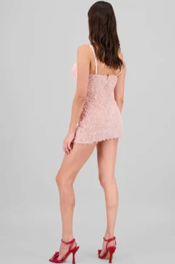 Vestido con copas y textura