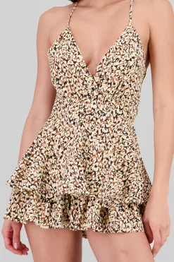 Vestido de olanes y cuello en V