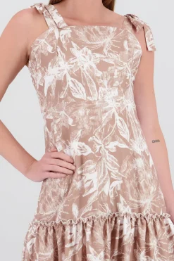 Vestido maxi olan detalle tirantes