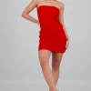 Vestido mini strapless detalle linea costado