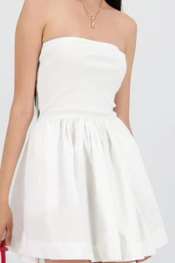 Vestido mini strapless liso