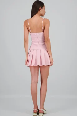 Vestido mini tableado con cinturon