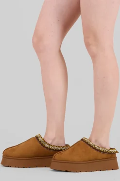 Zueco peluche franja